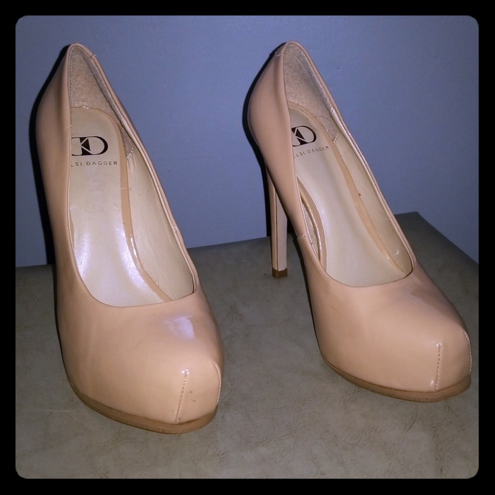 Kelsi Dagger Pumps